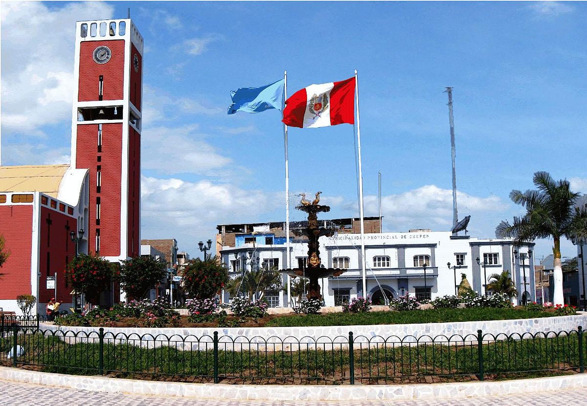 1200px-Chepen_plaza_de_armas