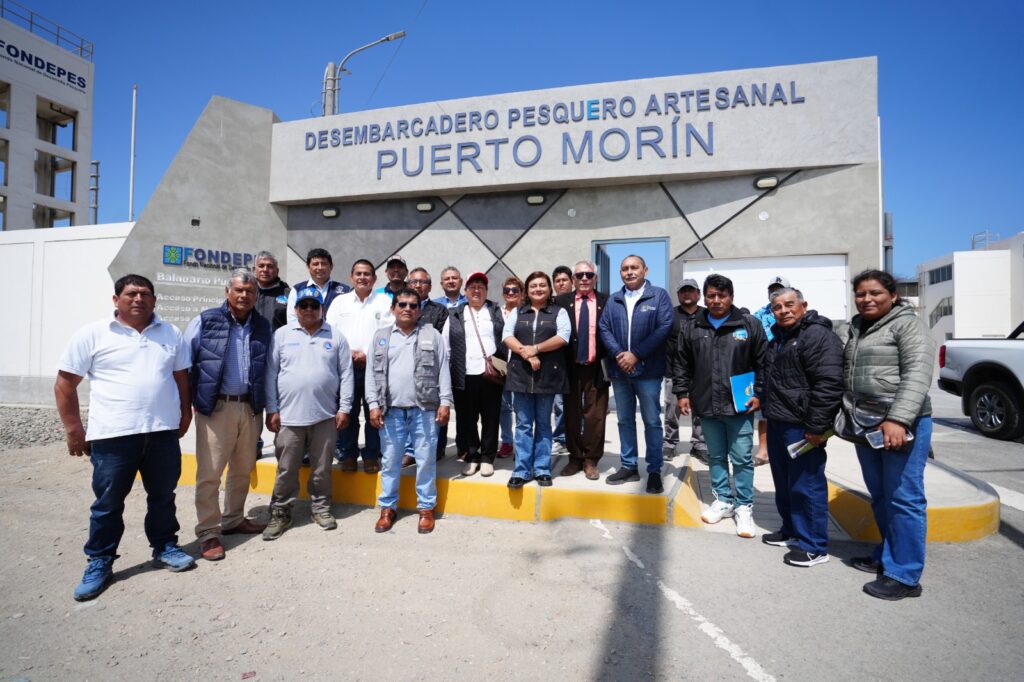GOBERNADORA JOANA CABRERA HIZO VISITA TÉCNICA A DESEMBARCADERO DE PESCA ARTESANAL EN PUERTO MORÍN.