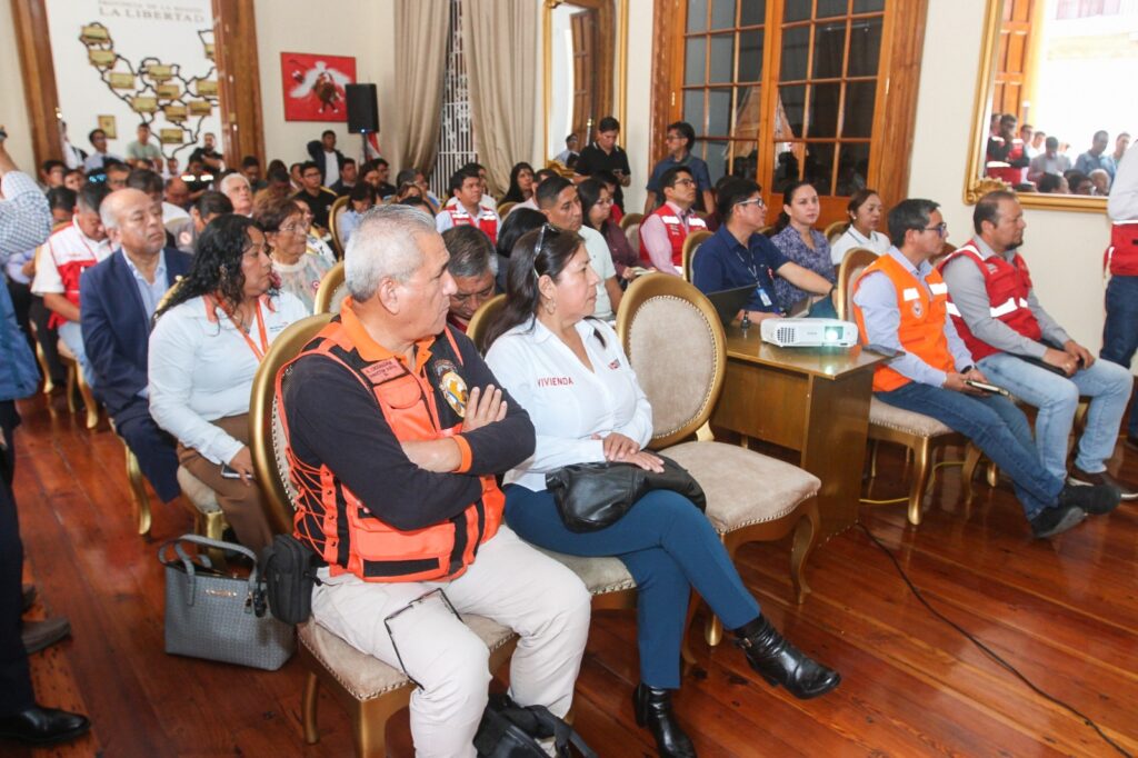 PLATAFORMA REGIONAL DE DEFENSA CIVIL ARMA RUTA DE TRABAJO CON ALCALDES PARA INTERVENIR EN PUNTOS CRÍTICOS