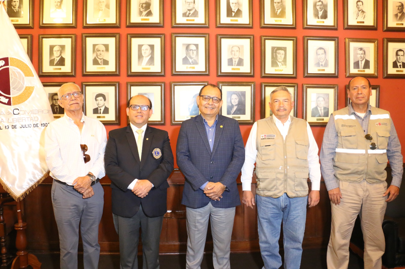 Cámara de Comercio busca hacer sostenible la limpieza de la vía de Evitamiento