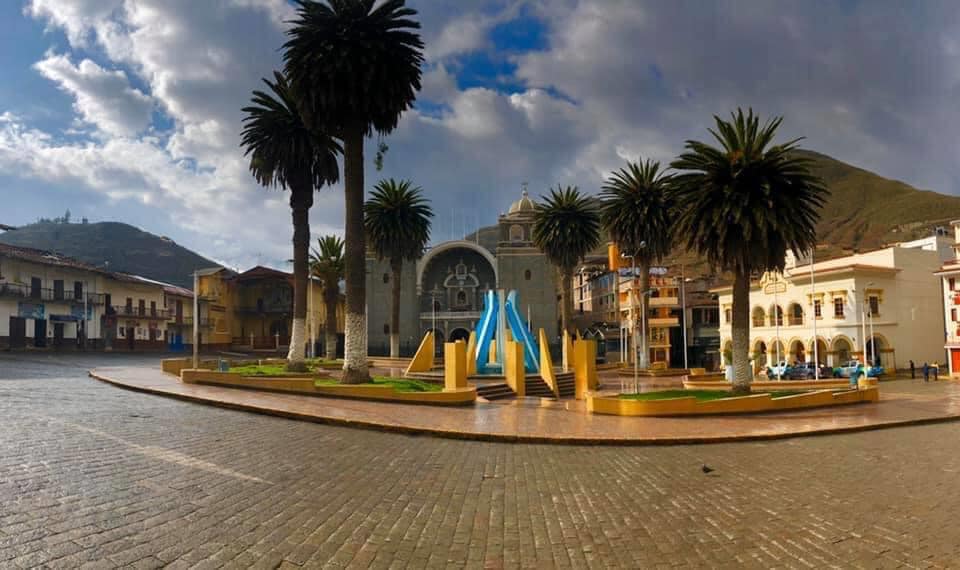 plaza-de-armas-de-otuzco